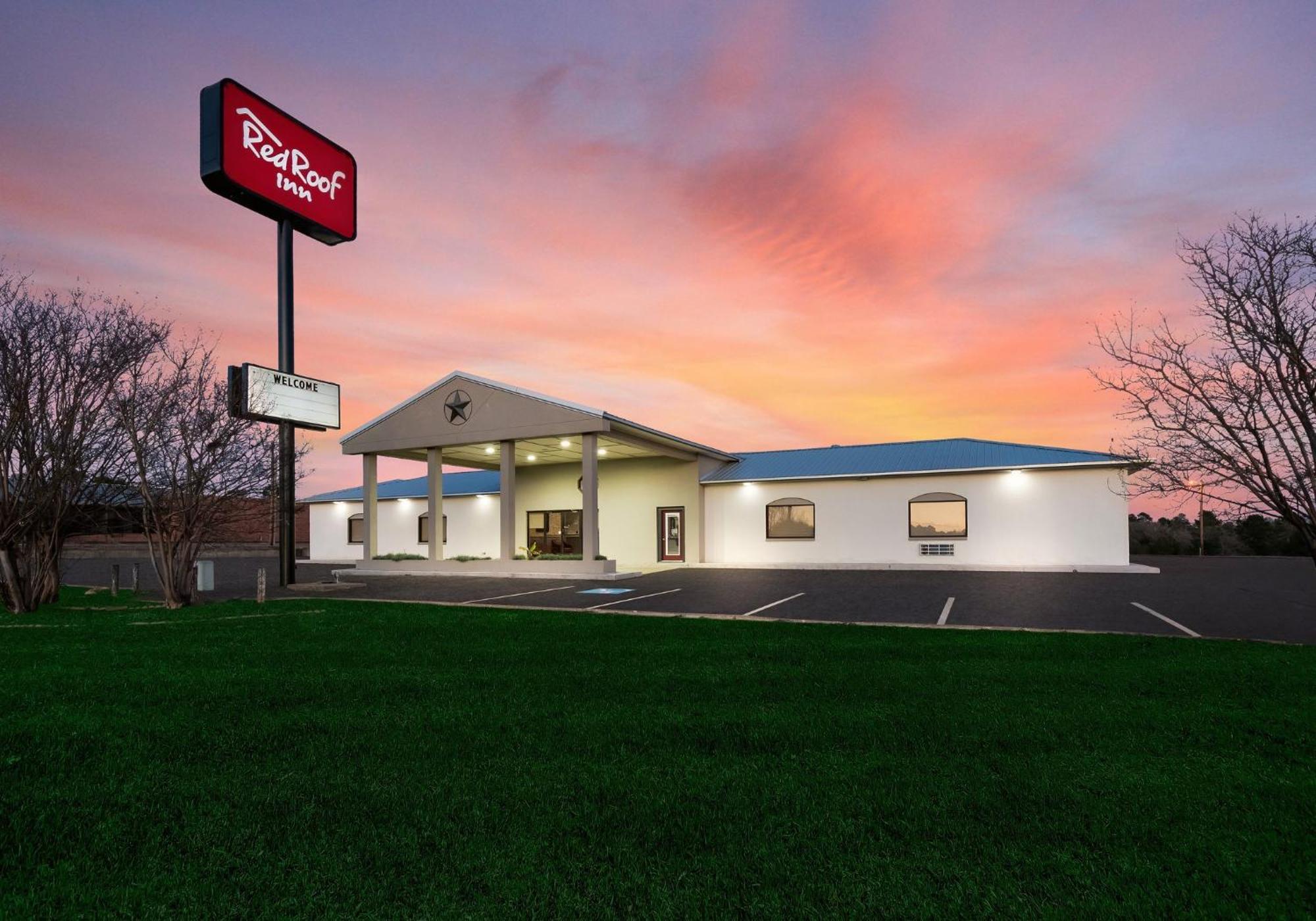 Red Roof Hotel